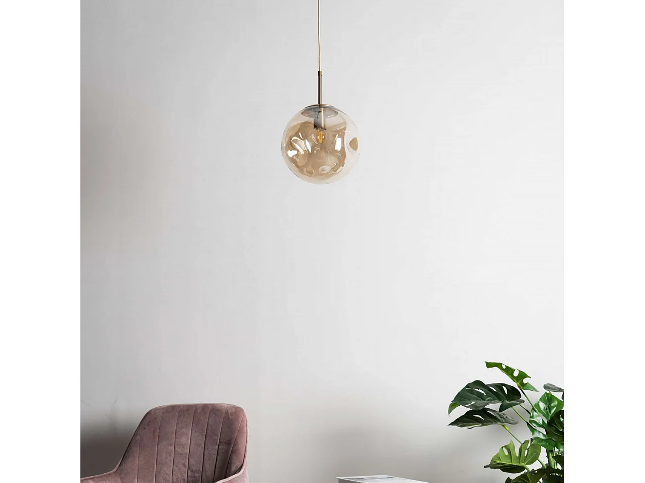 Suspension contemporaine à fossettes en verre ambré - Nourot