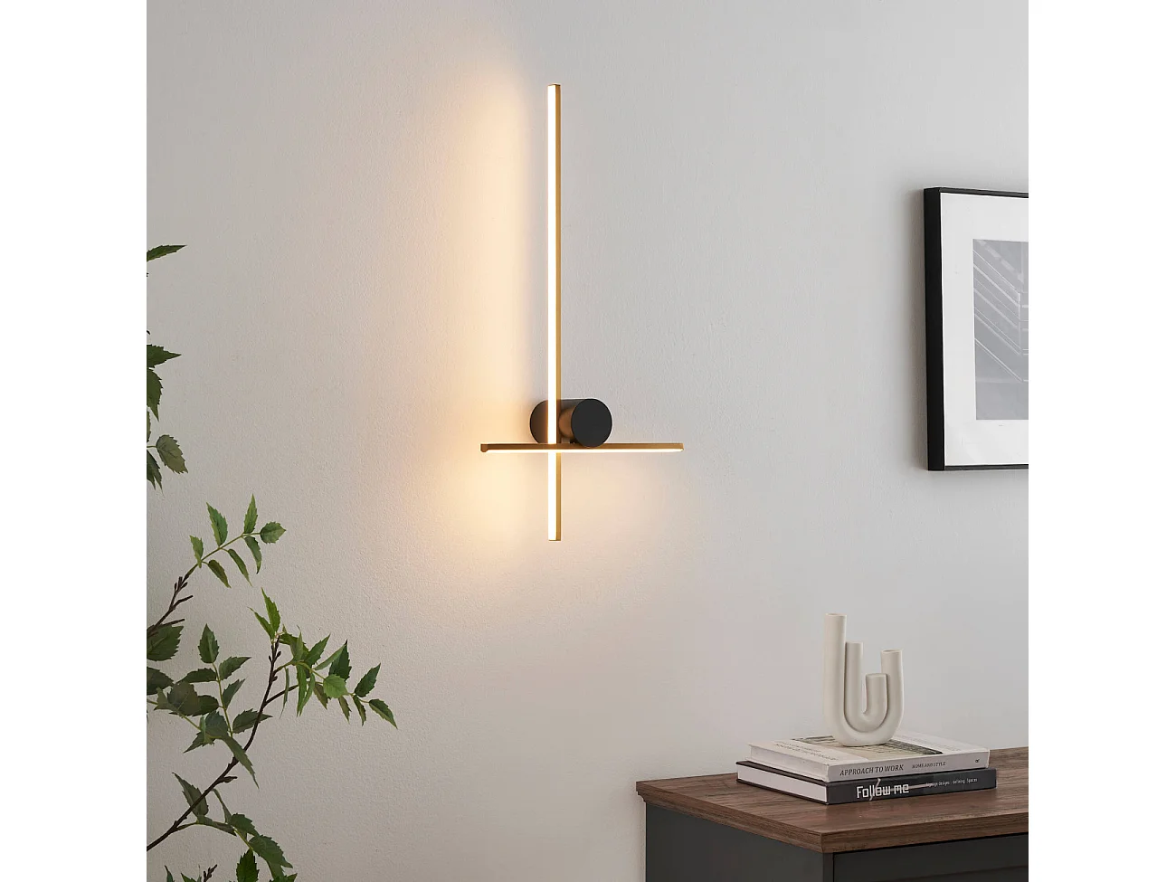 Grande applique design LED entrecroisée noir et laiton - Mallow