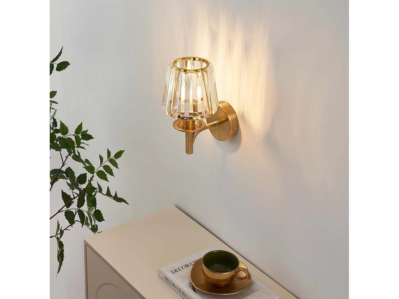 Applique luxueuse métal finition laiton et cristal - Odrina