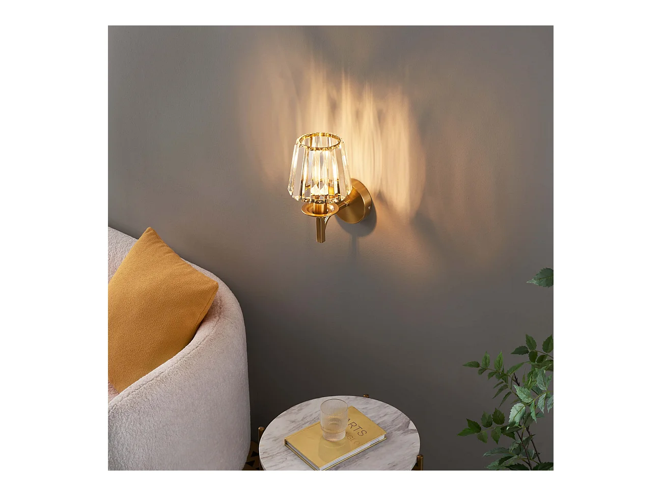 Applique luxueuse métal finition laiton et cristal - Odrina
