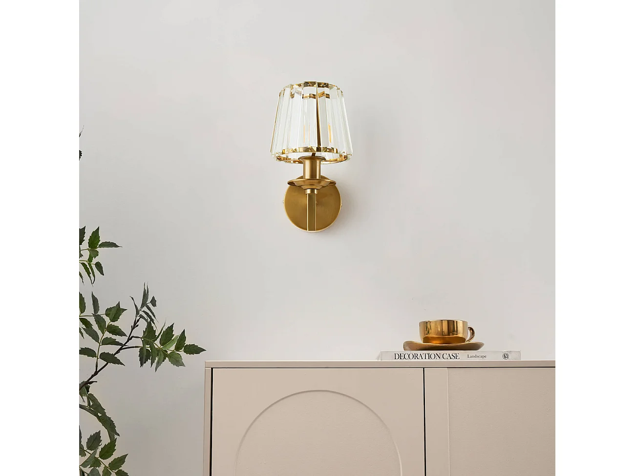 Applique luxueuse métal finition laiton et cristal - Odrina