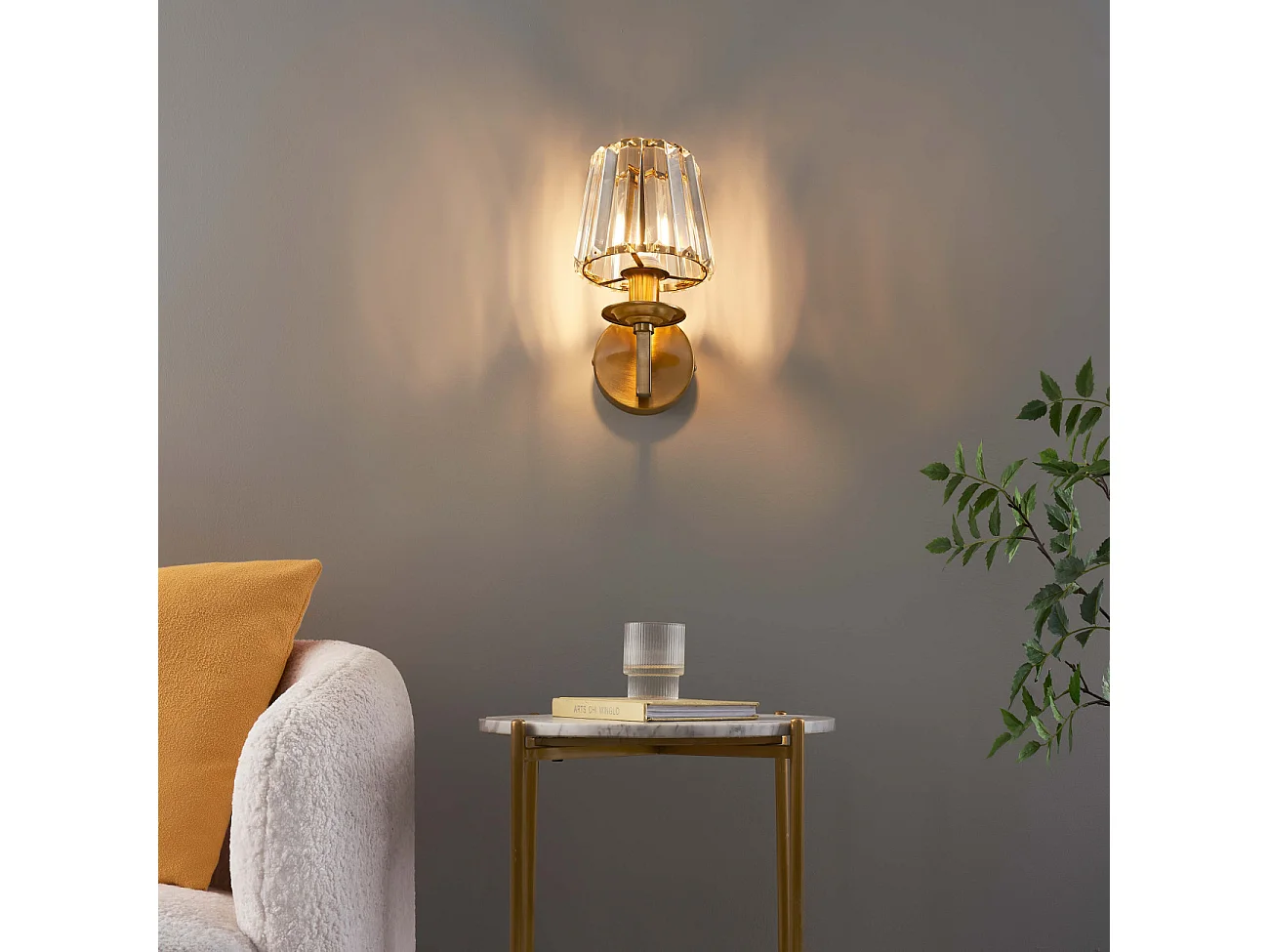 Applique luxueuse métal finition laiton et cristal - Odrina