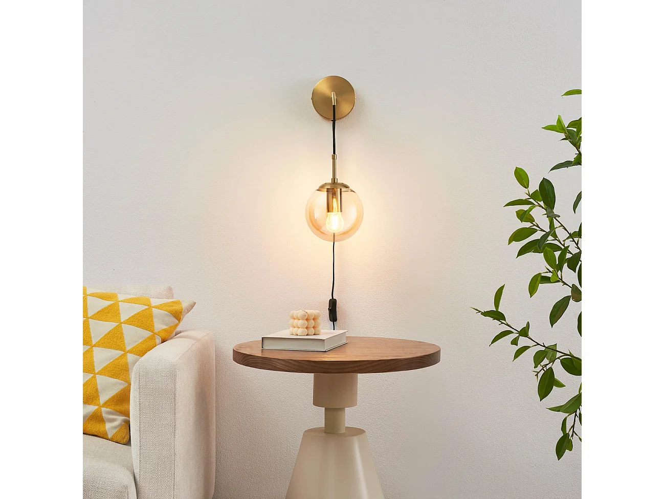 Applique dorée en verre avec câble et interrupteur - Robyn