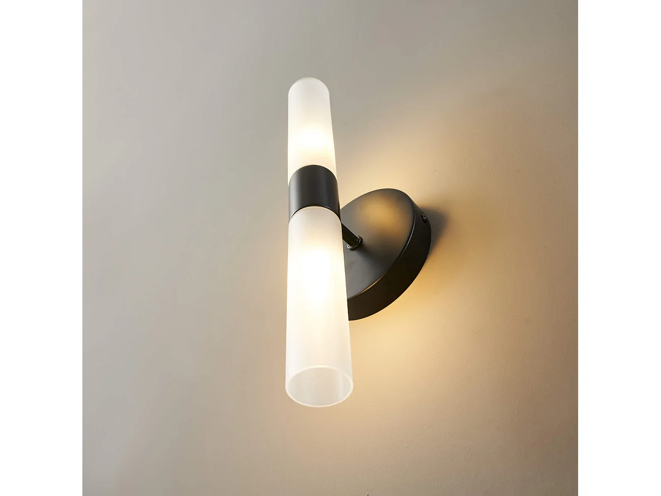 Applique noire avec double tube en verre blanc - Loreto