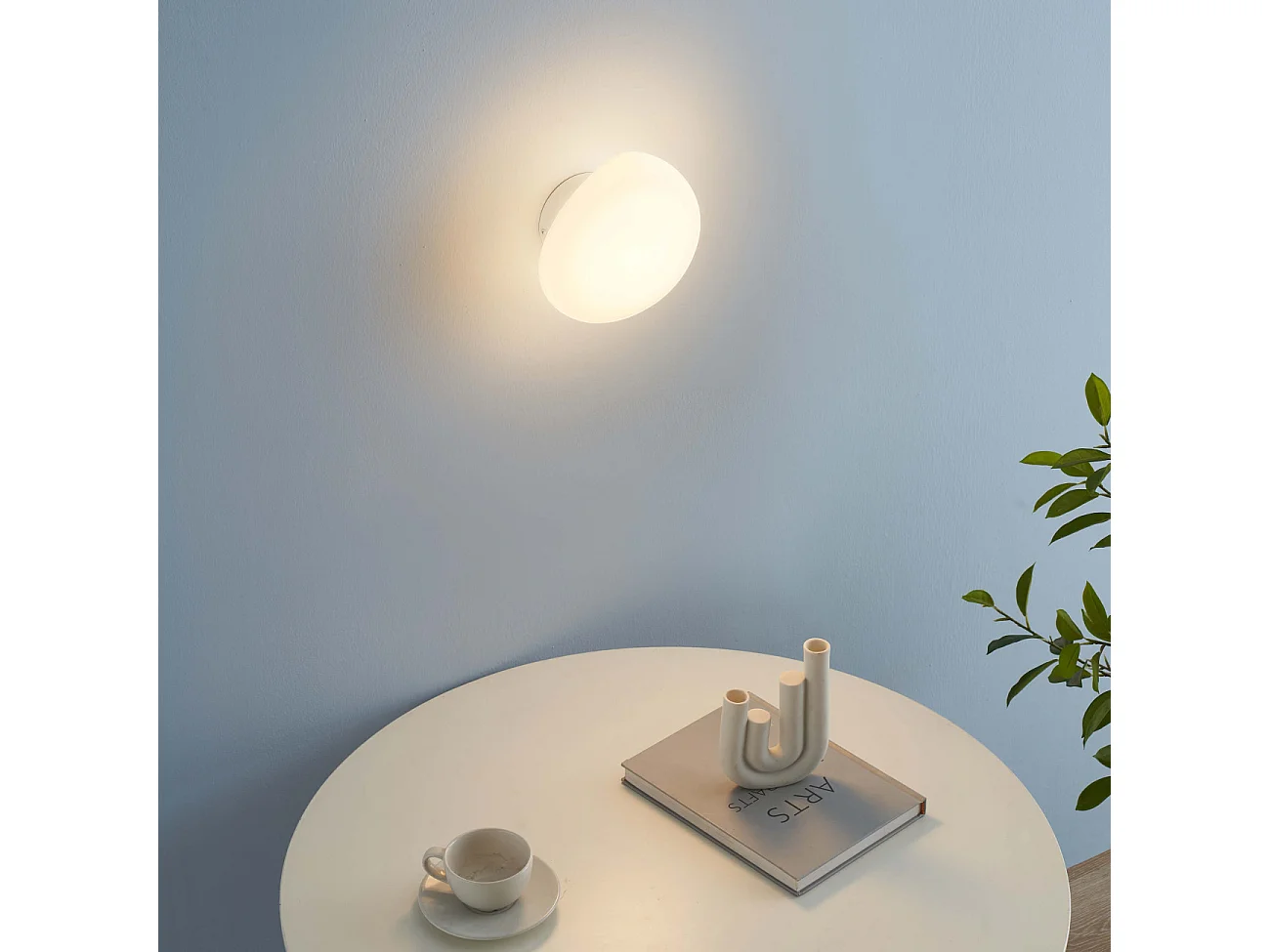 Applique murale ou petit plafonnier blanc verre opalin - Veglia