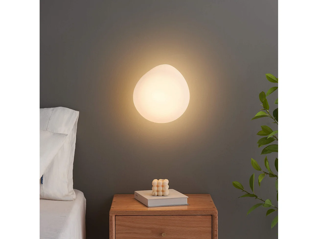 Applique murale ou petit plafonnier blanc verre opalin - Veglia