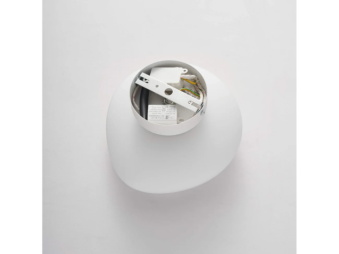 Applique murale ou petit plafonnier blanc verre opalin - Veglia