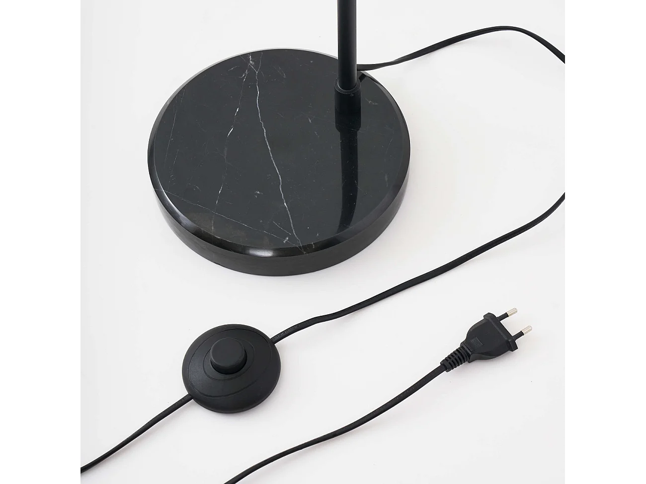 Lampadaire minimaliste grande liseuse noire 150 cm - Holen