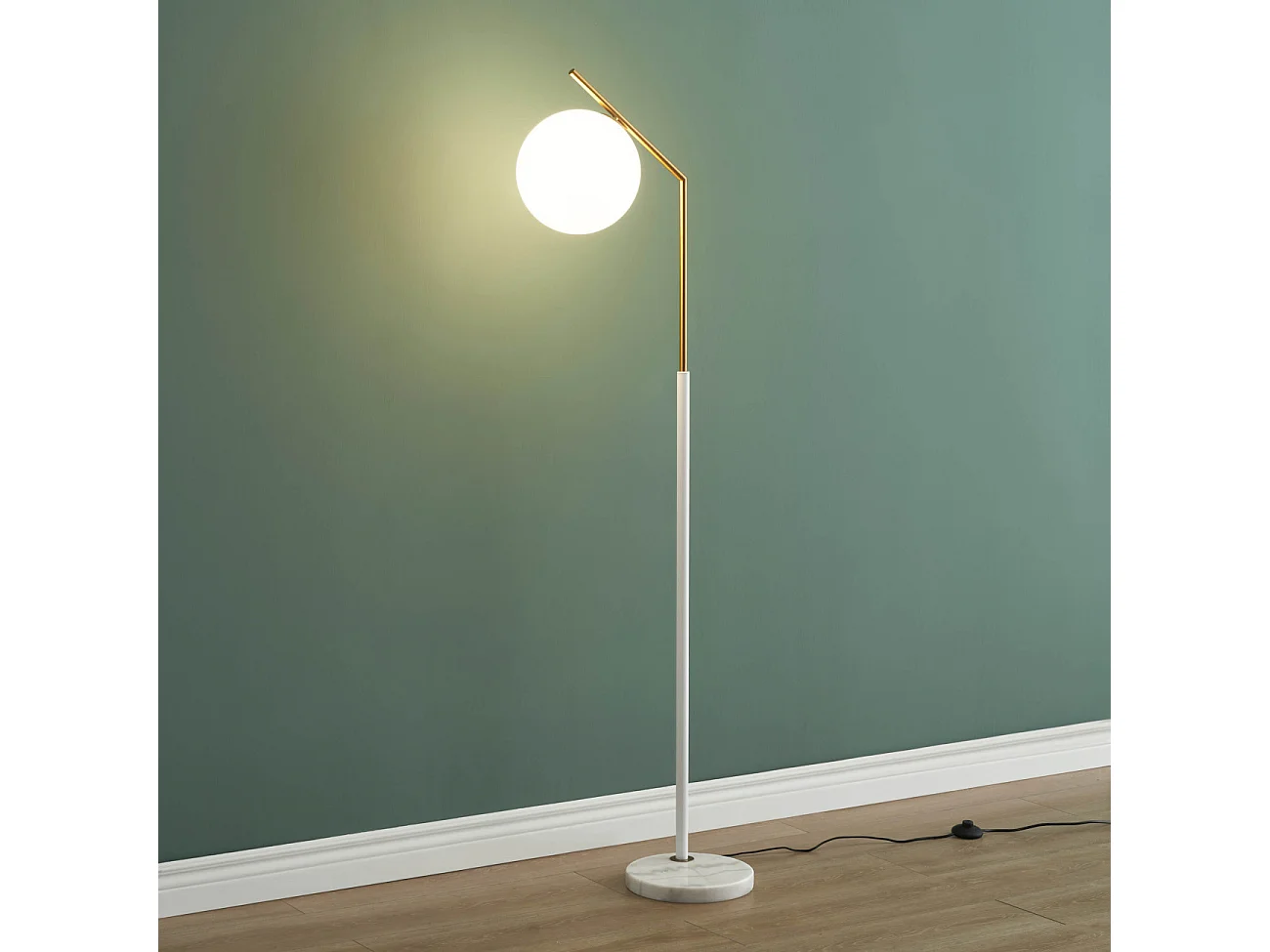 Lampadaire ultra epuré blanc et laiton - Molia