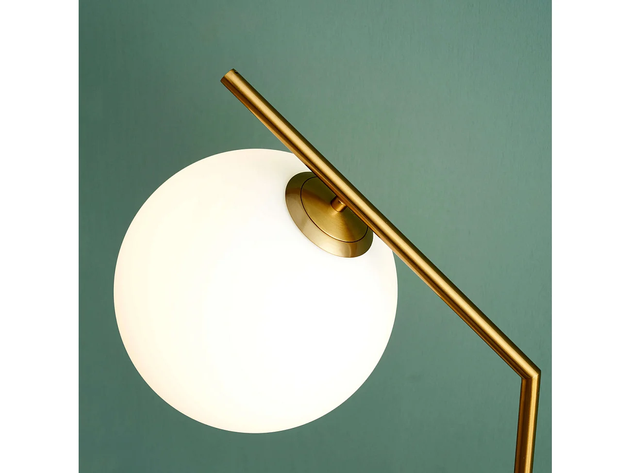 Lampadaire ultra epuré blanc et laiton - Molia