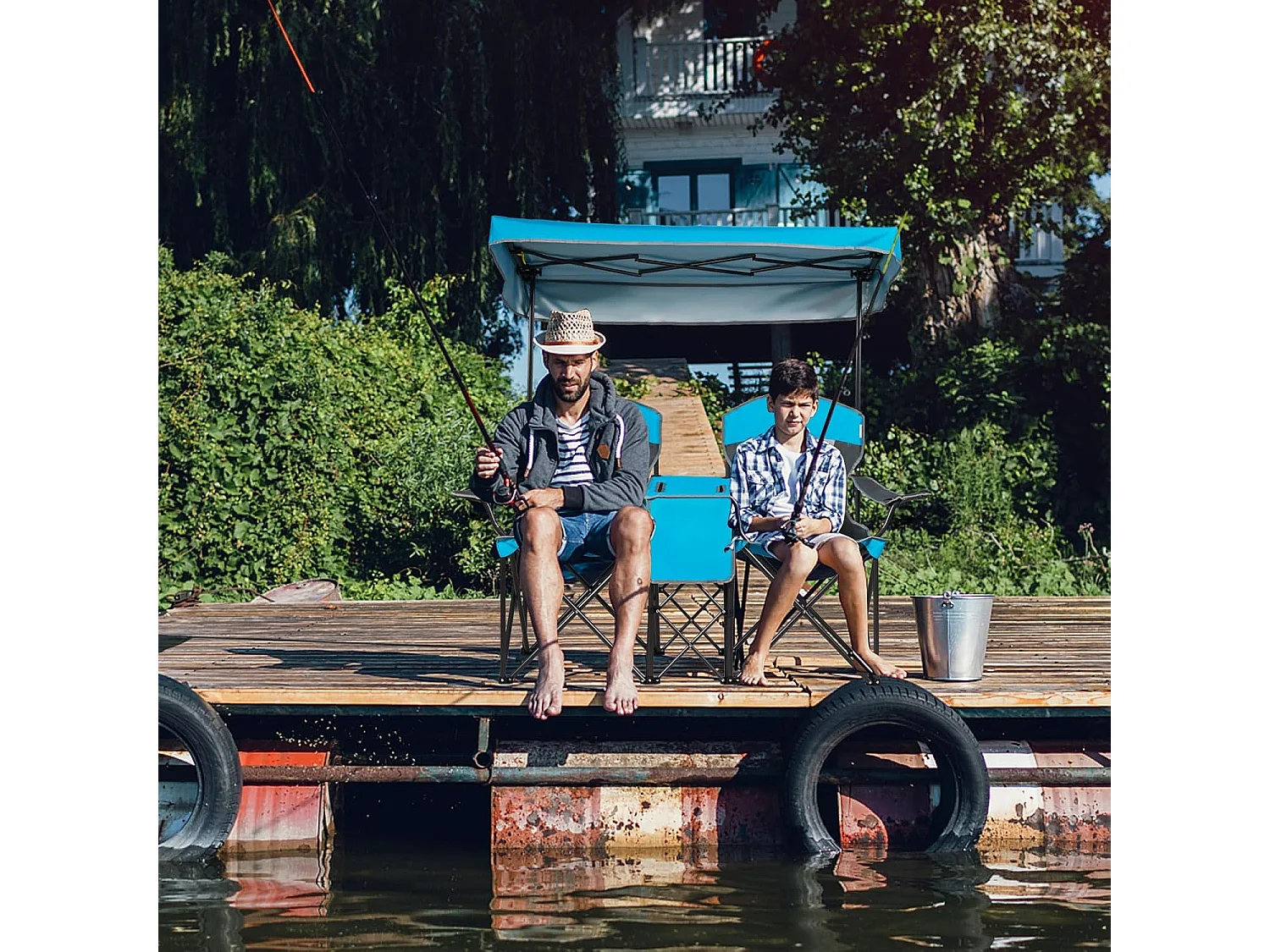 2-zits campingstoel met zonwering, mini-tafel koeltas en bekerhouder,inklapbare visstoel klapstoel voor kamperen, vissen, picknick (blauw)AB92781