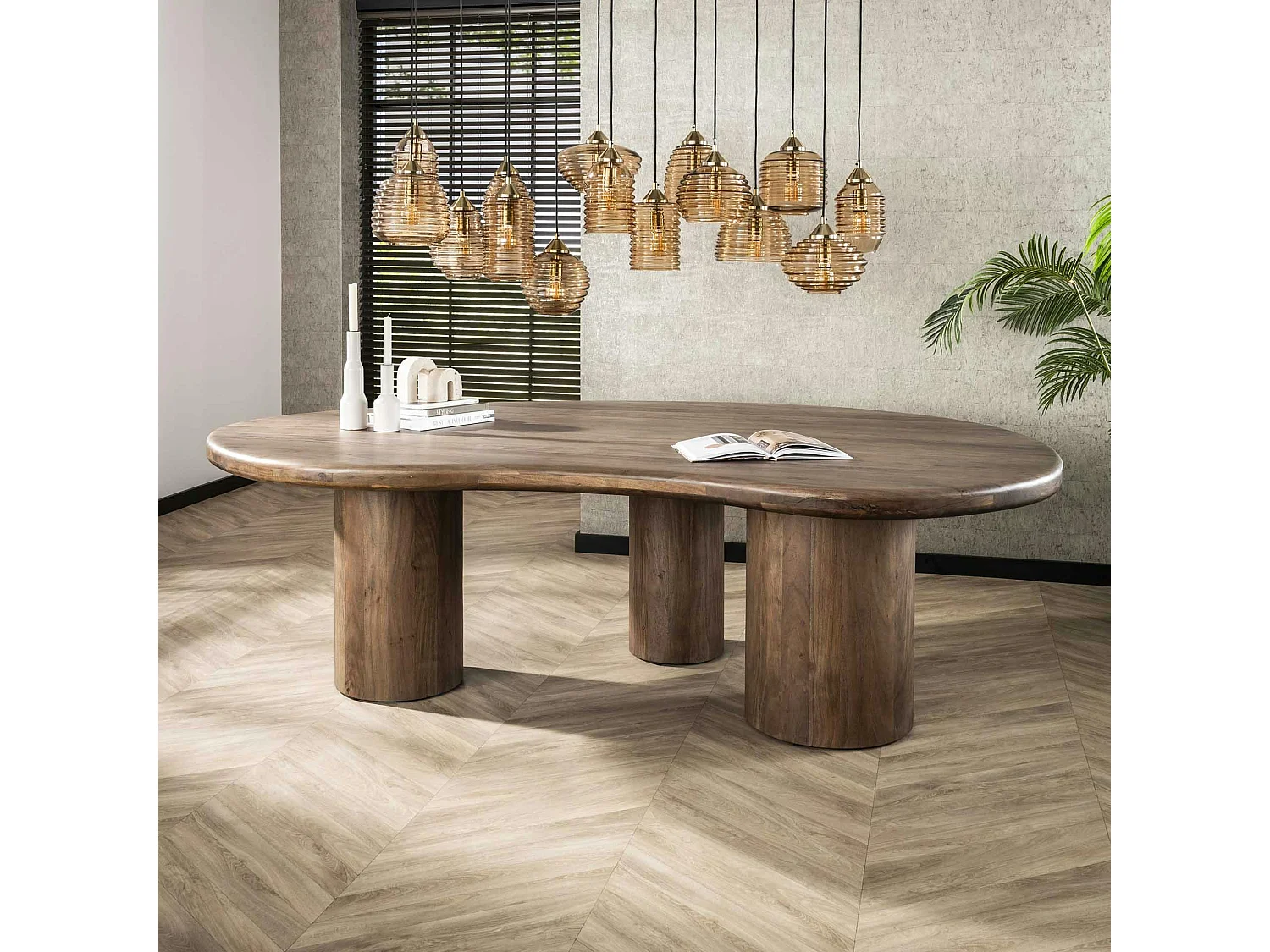 Table à manger design en bois d'acacia massif forme haricot 244 cm MYSORE