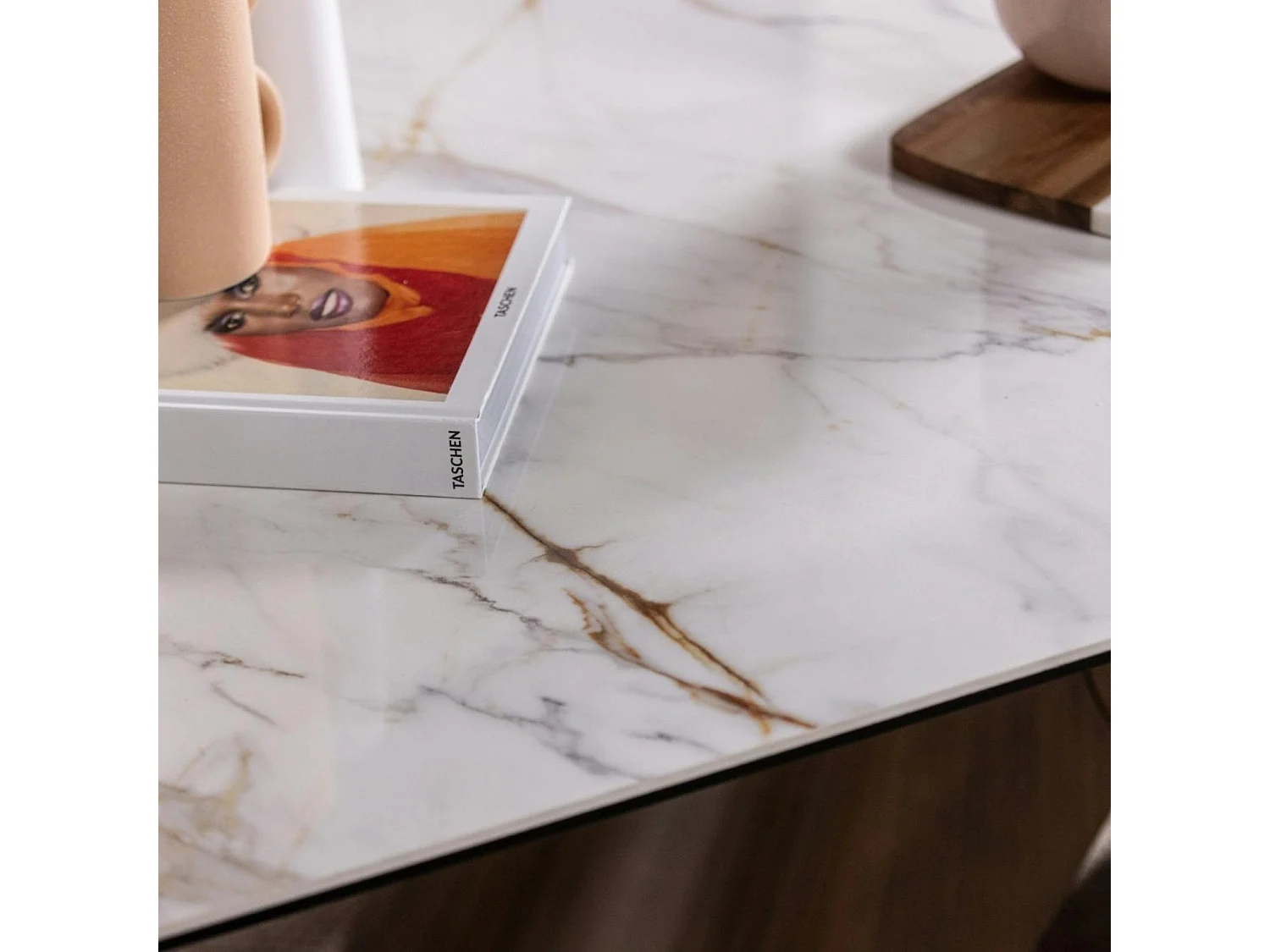 Table basse en céramique blanche SEMPIONE