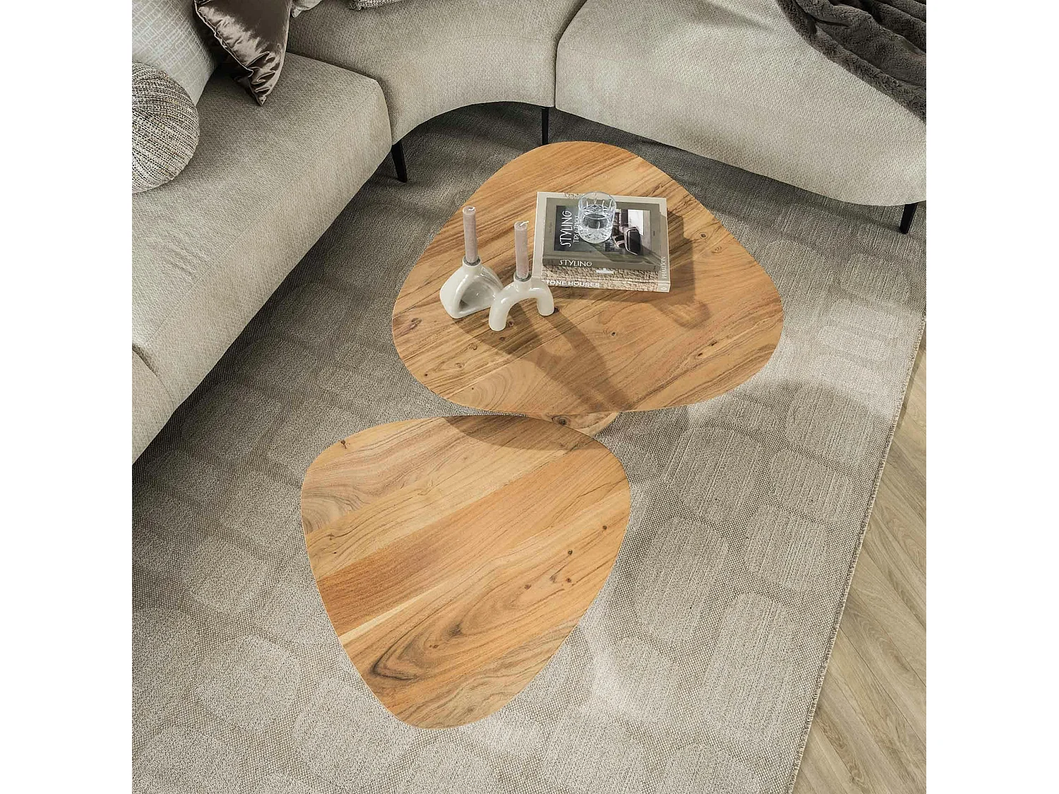 Table basse organique en bois d'acacia avec pied en bois sculpté (lot de 2) MELBOURNE