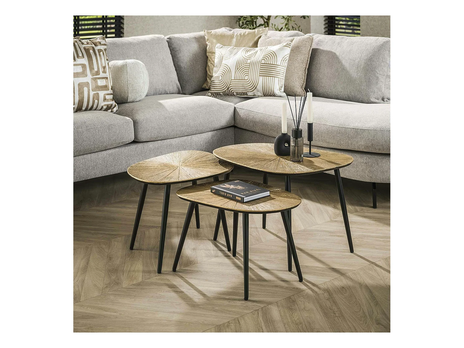 Table basse organique, forme carrée RALF