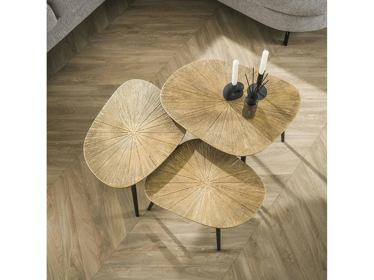 Table basse organique, forme carrée RALF