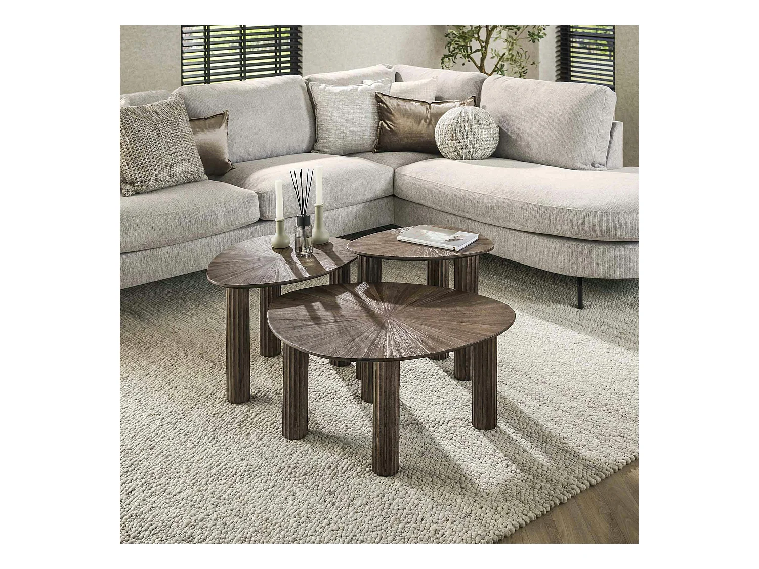 Table basse organique en bois de teck forme triangle (lot de 3) YOGY