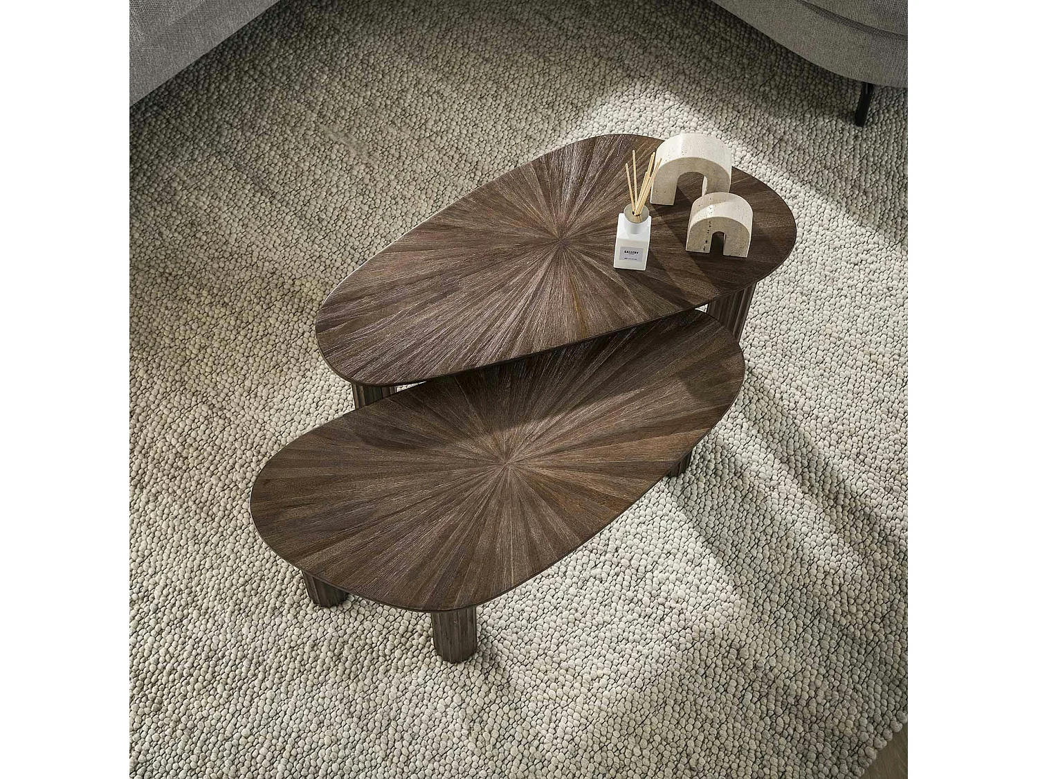 Table basse organique en bois de teck forme galet (lot de 2) YOGY