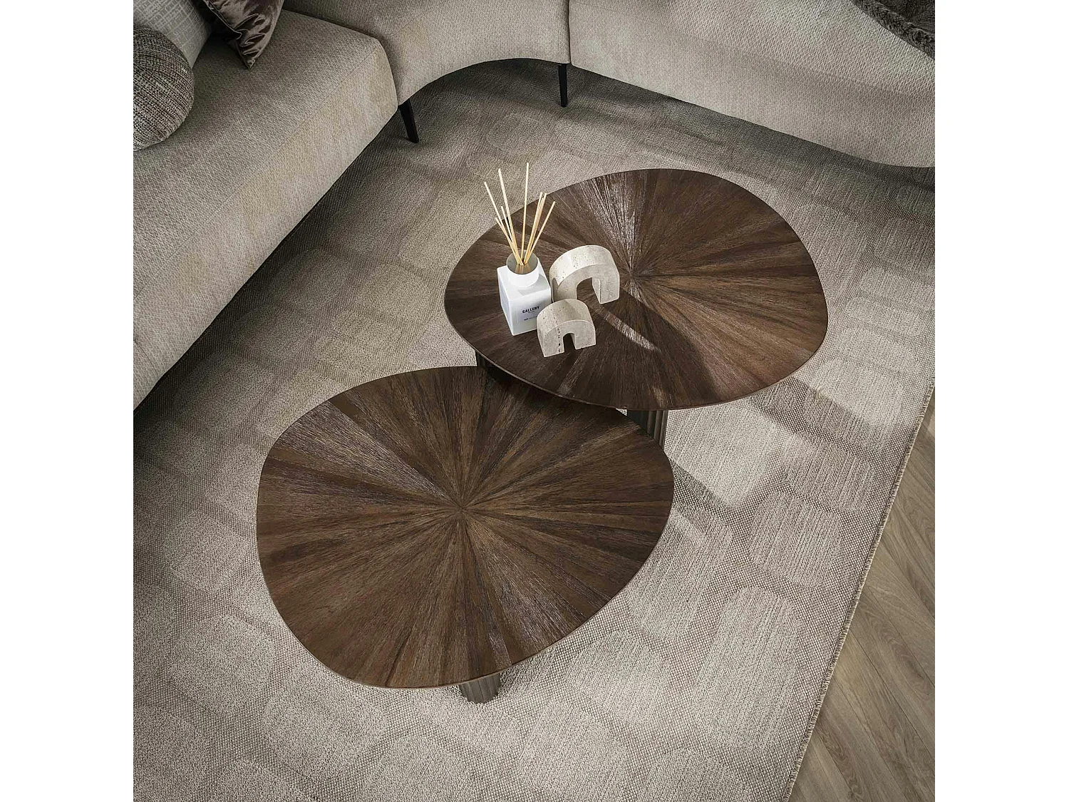 Table basse gigogne en bois de teck forme organique triangulaire (lot de 2) YOGY