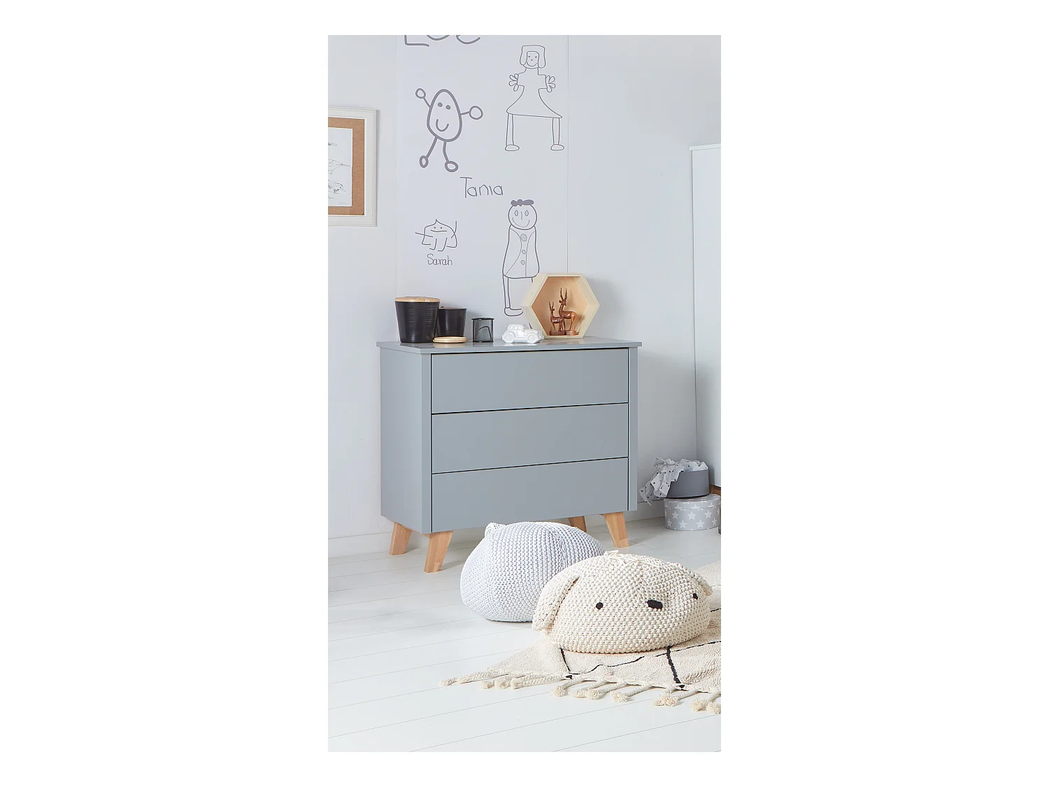 Kinderkommode Zara - minimalistisches Design und moderner Komfort