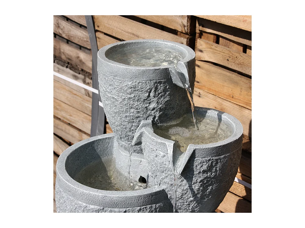 Fontaine solaire 4 étages 39 x 33 x 47 cm