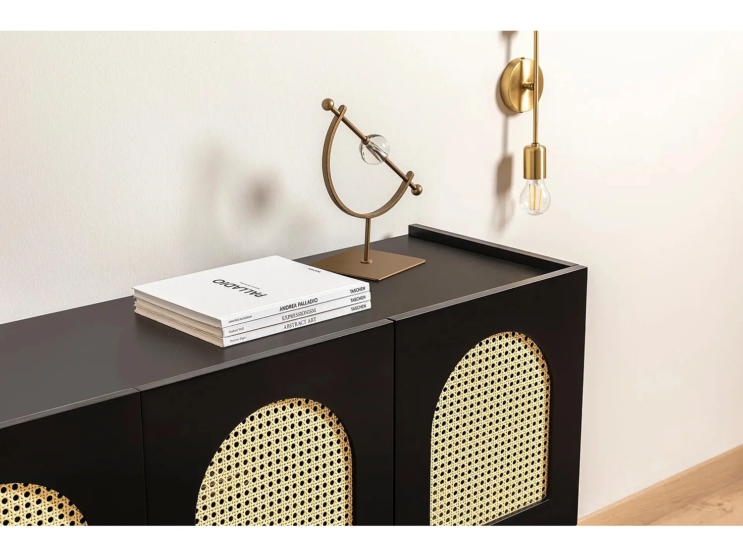 Aparador – 123 cm x 63 cm x 38 cm – Preto – Aglomerado