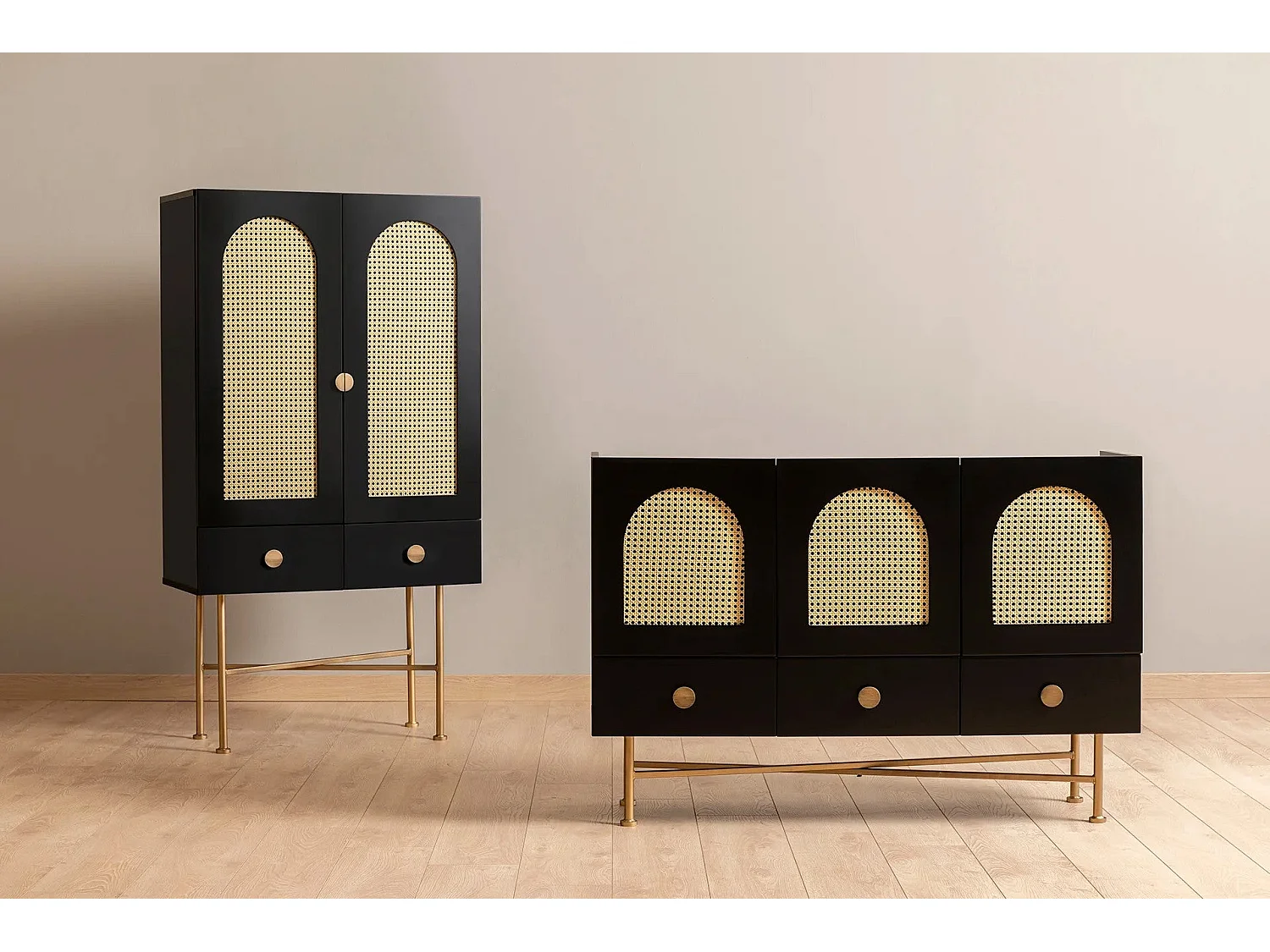 Aparador – 123 cm x 63 cm x 38 cm – Preto – Aglomerado