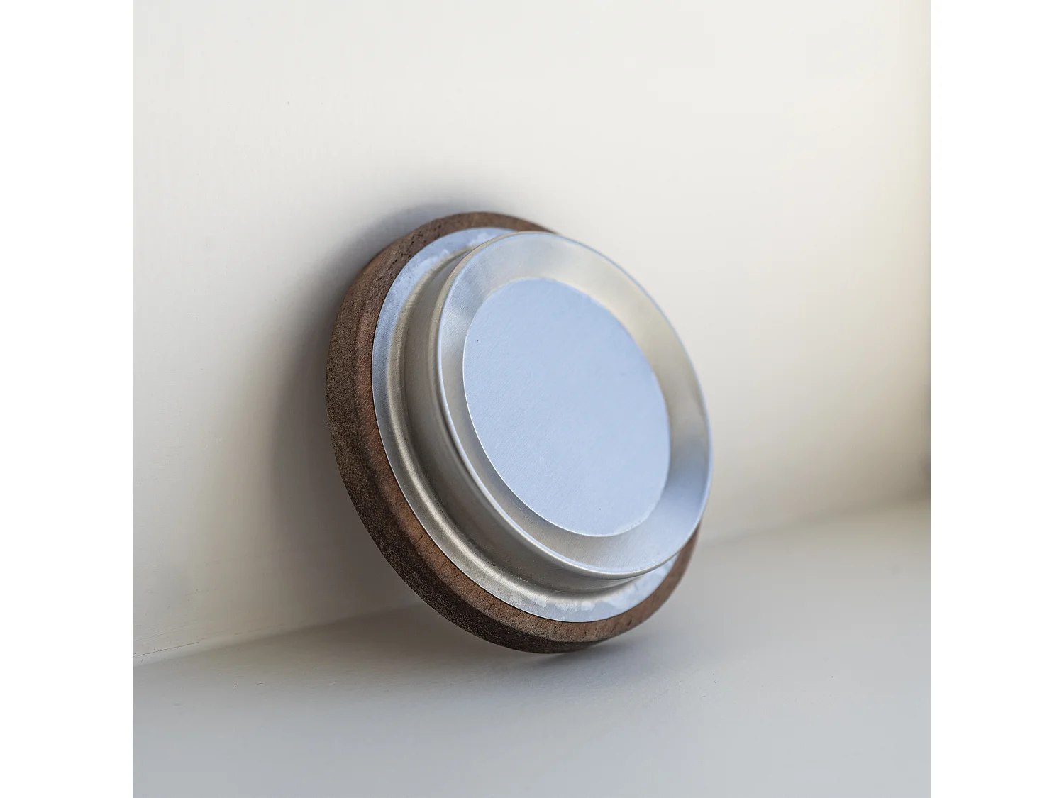 Ogo Living - Tisaniere Juliet 475ml En Gres Noir Avec Couvercle Bois D'acacia