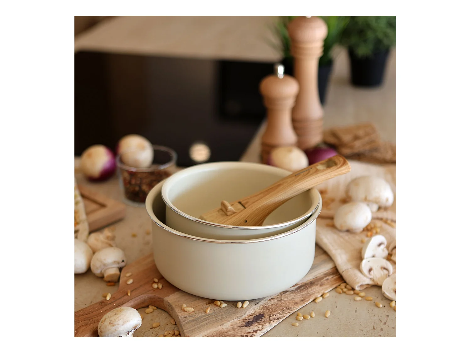 Menastyl - Lot 2 Casseroles Colorama 16 Et 18cm En Aluminium Creme Avec Poignee