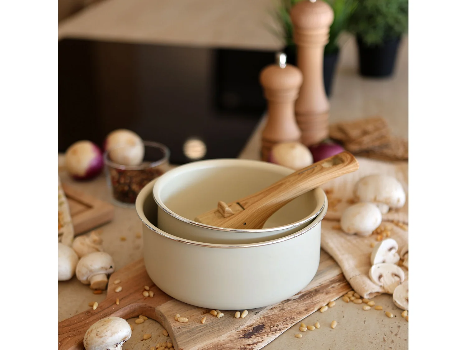 Menastyl - Lot 2 Casseroles Colorama 16 Et 18cm En Aluminium Creme Avec Poignee