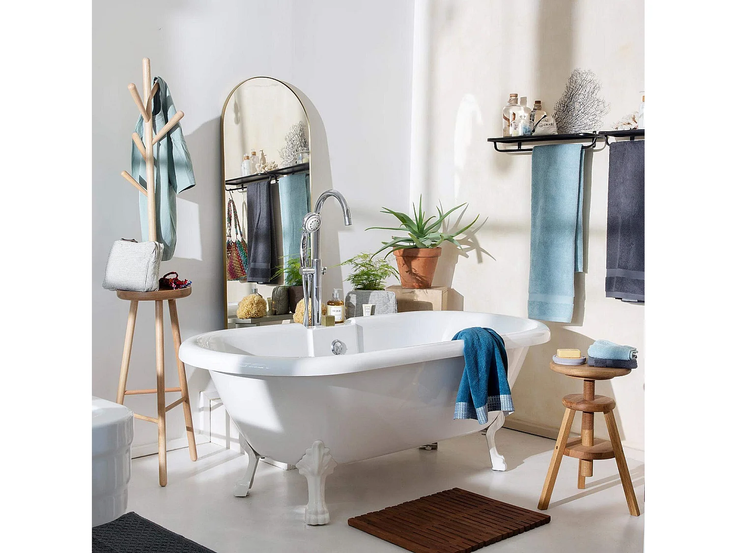 Habitat - Tapis de bain caillebotis en bois - 45 x 59 cm - Naturel foncé - Papua