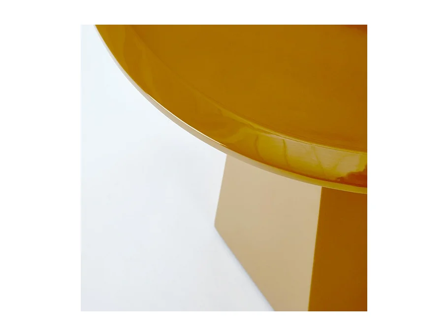 Tavolino di design giallo senape KIMI