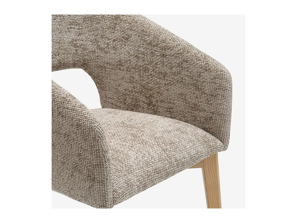 Habitat - Lot de 2 chaises en tissu chenille et bois massif avec accoudoirs - Beige et chêne - Rusti