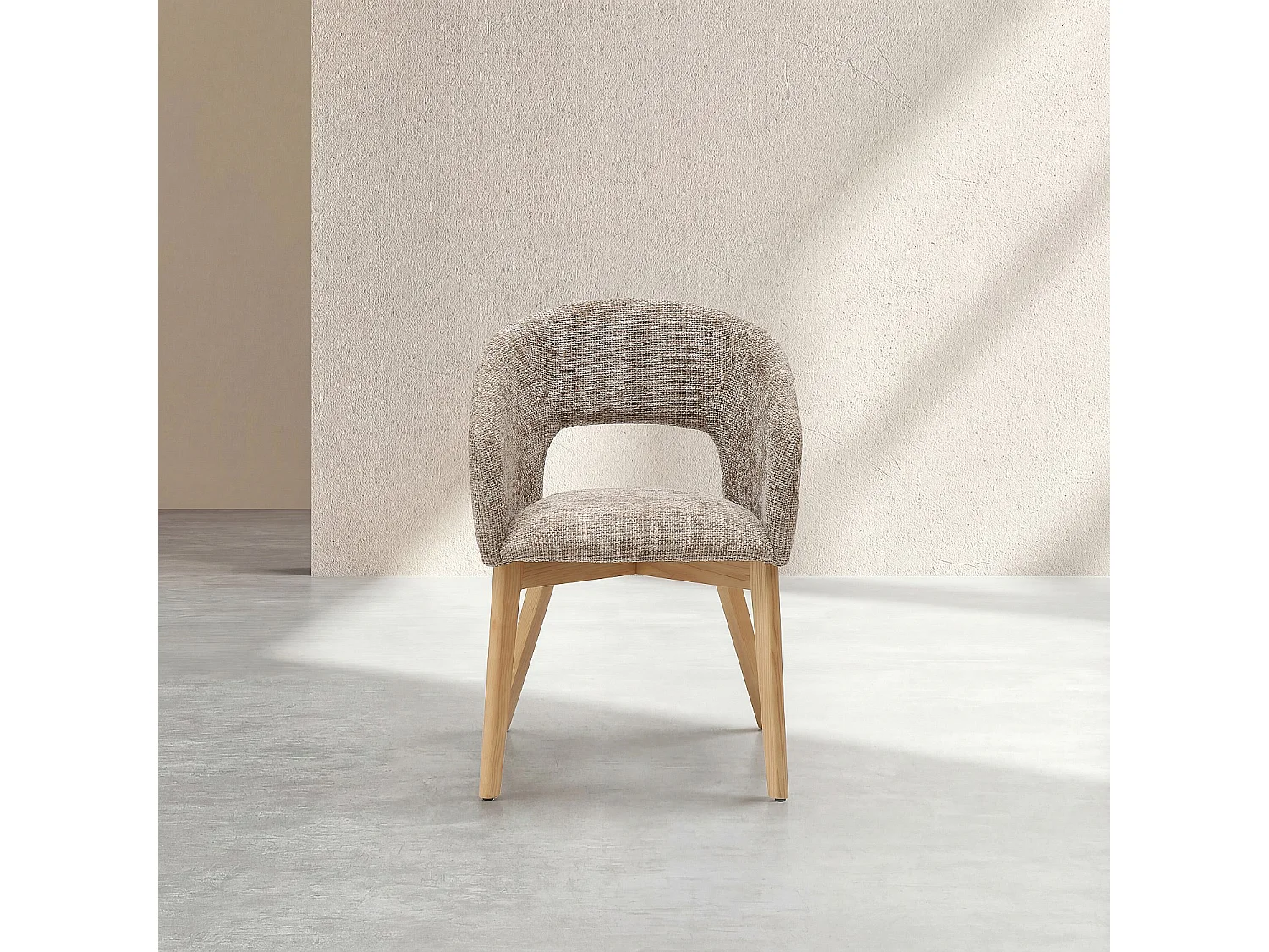 Habitat - Lot de 2 chaises en tissu chenille et bois massif avec accoudoirs - Beige et chêne - Rusti