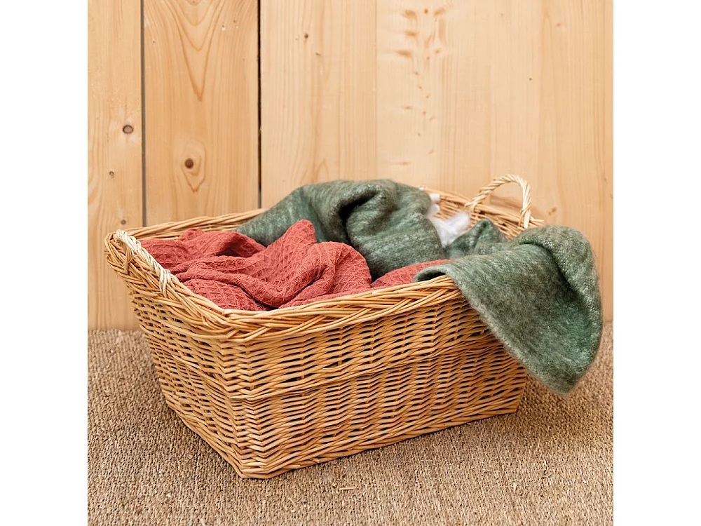 Corbeille à linge en osier blanc avec anses – Élégance naturelle et rangement pratique