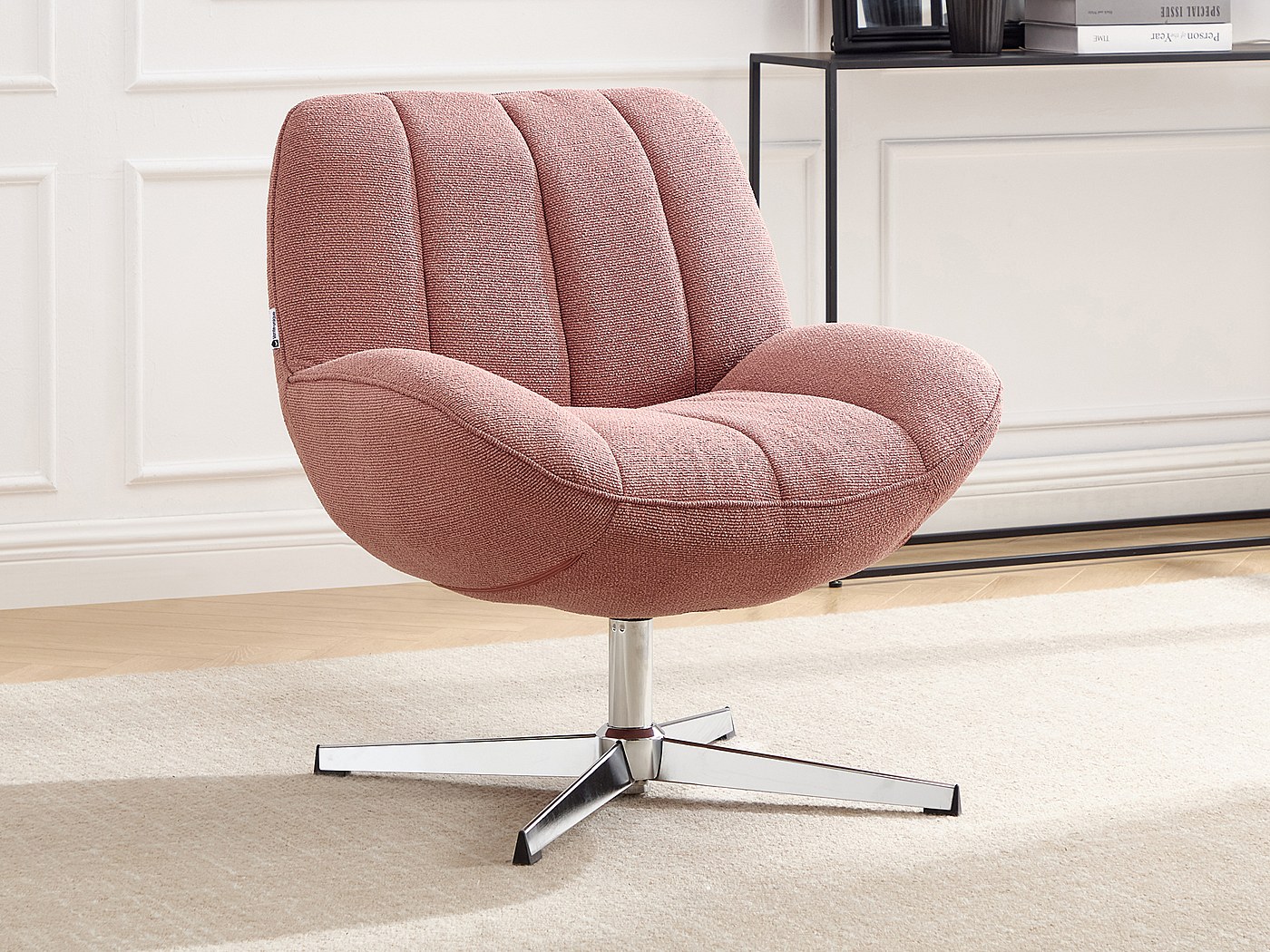 Sillón giratorio de tela texturizada color rosa VOLABO