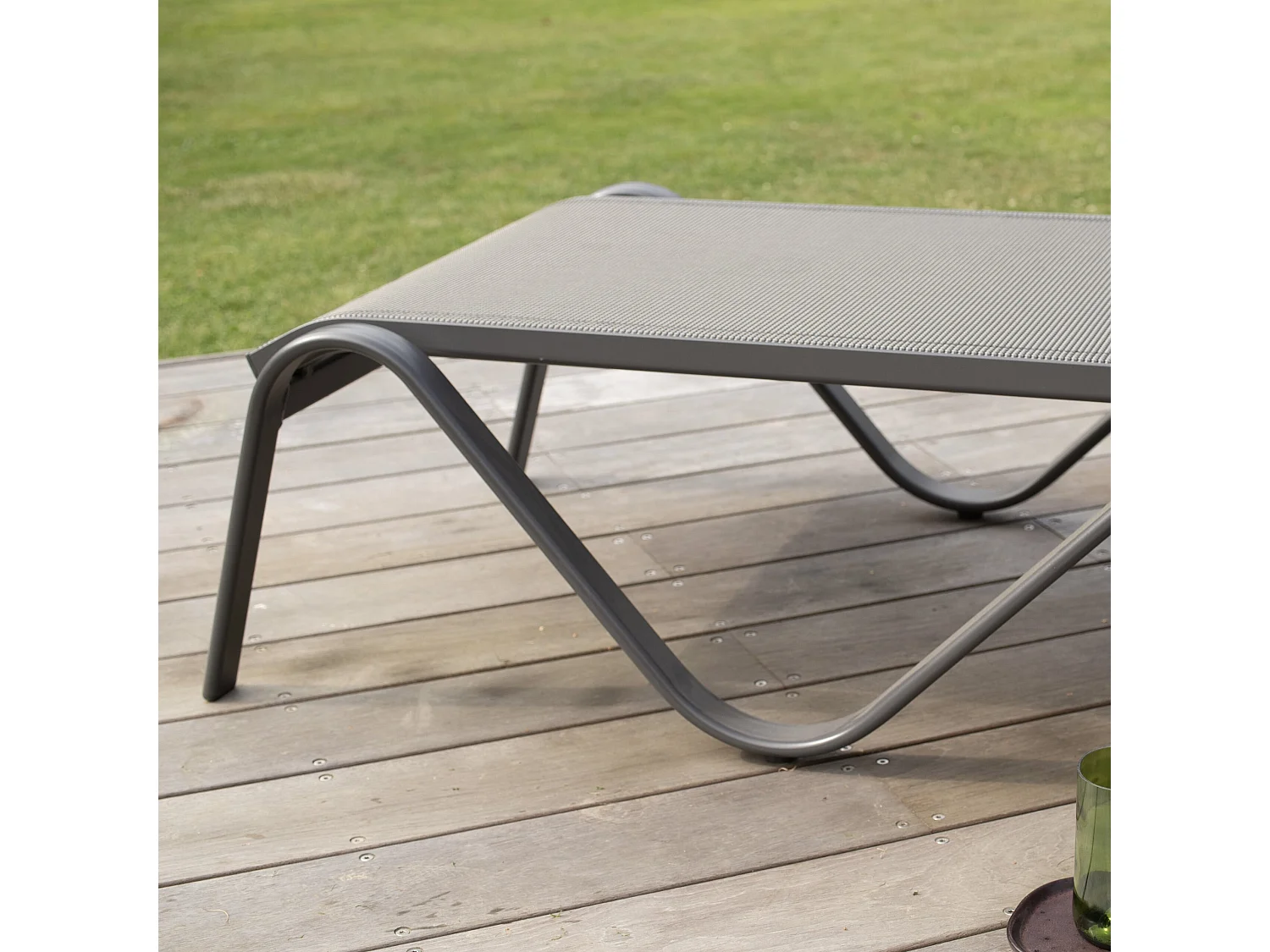 Bain de soleil gris en aluminium multipositions SUNSET