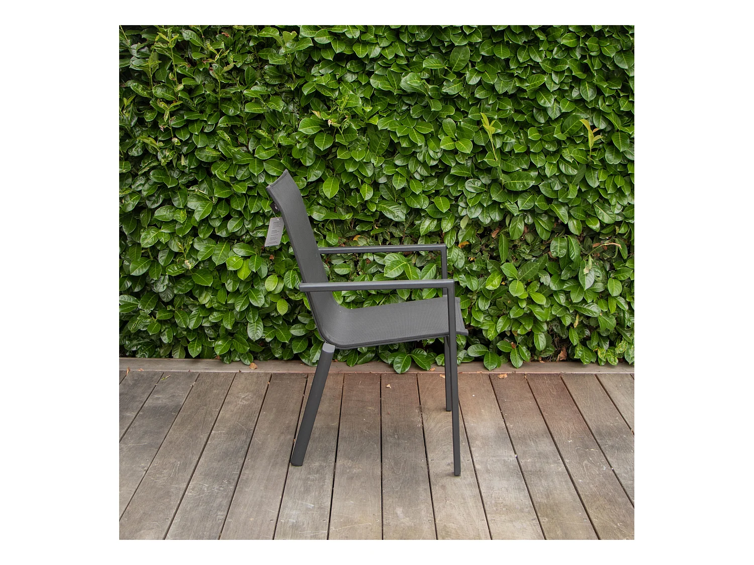 Fauteuil BlackStar structure aluminium noire, assise textilène noire