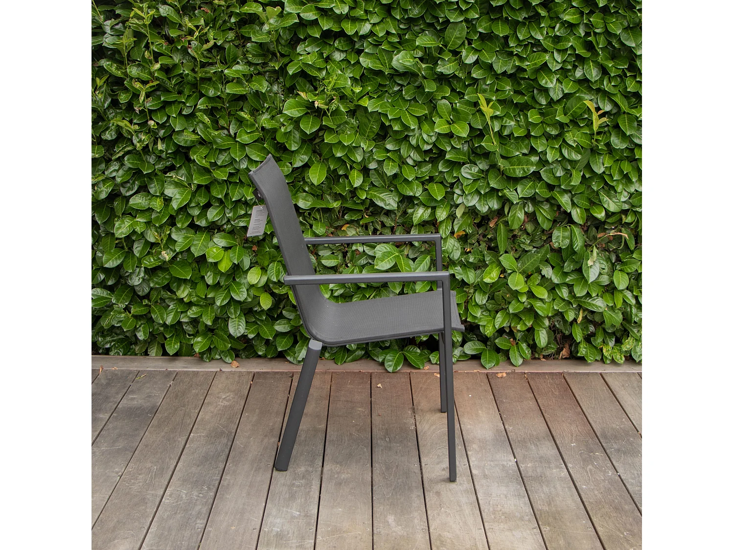 Fauteuil BlackStar structure aluminium noire, assise textilène noire