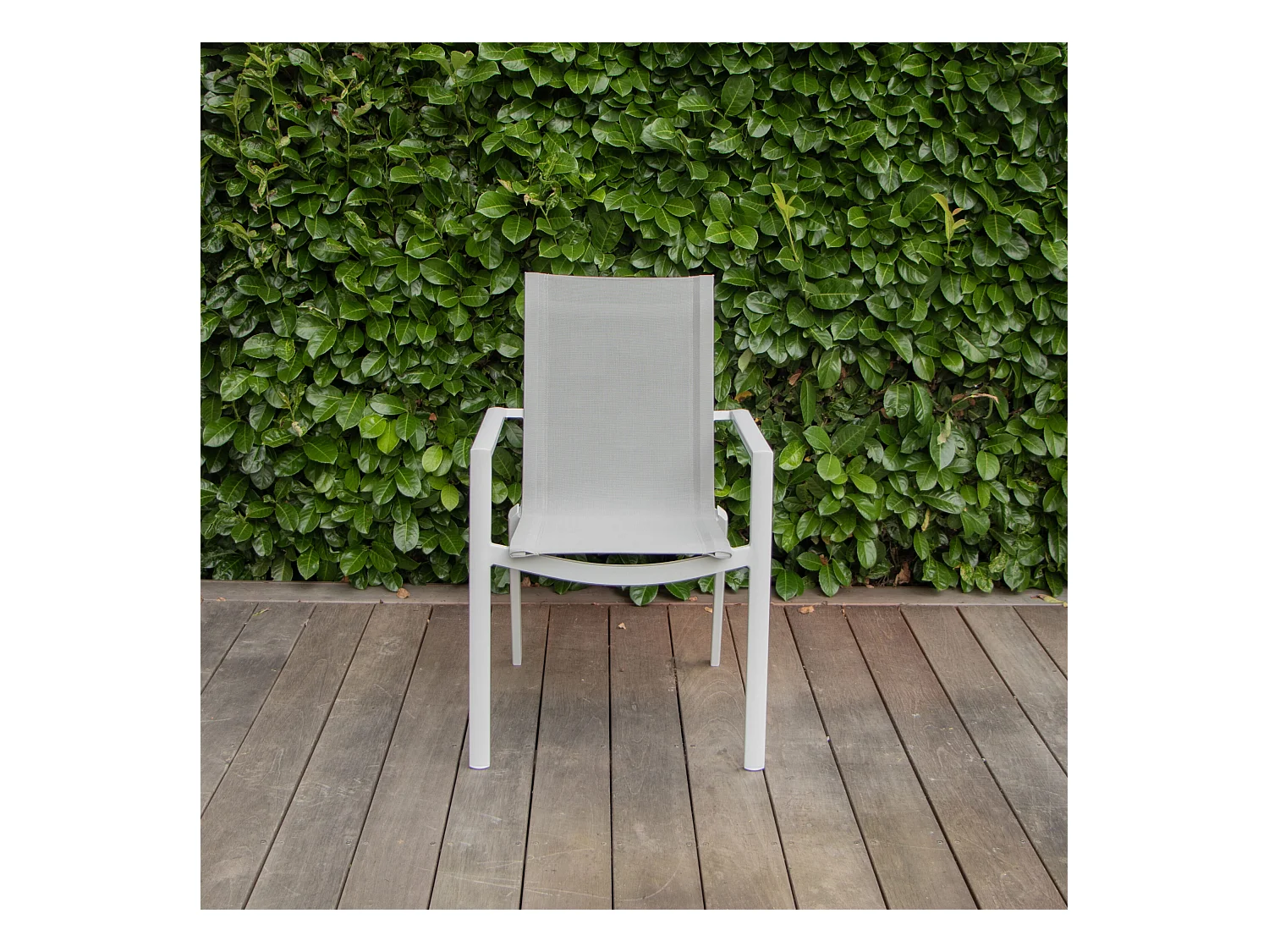 Fauteuil WhiteStar structure aluminium blanche, assise textilène gris clair