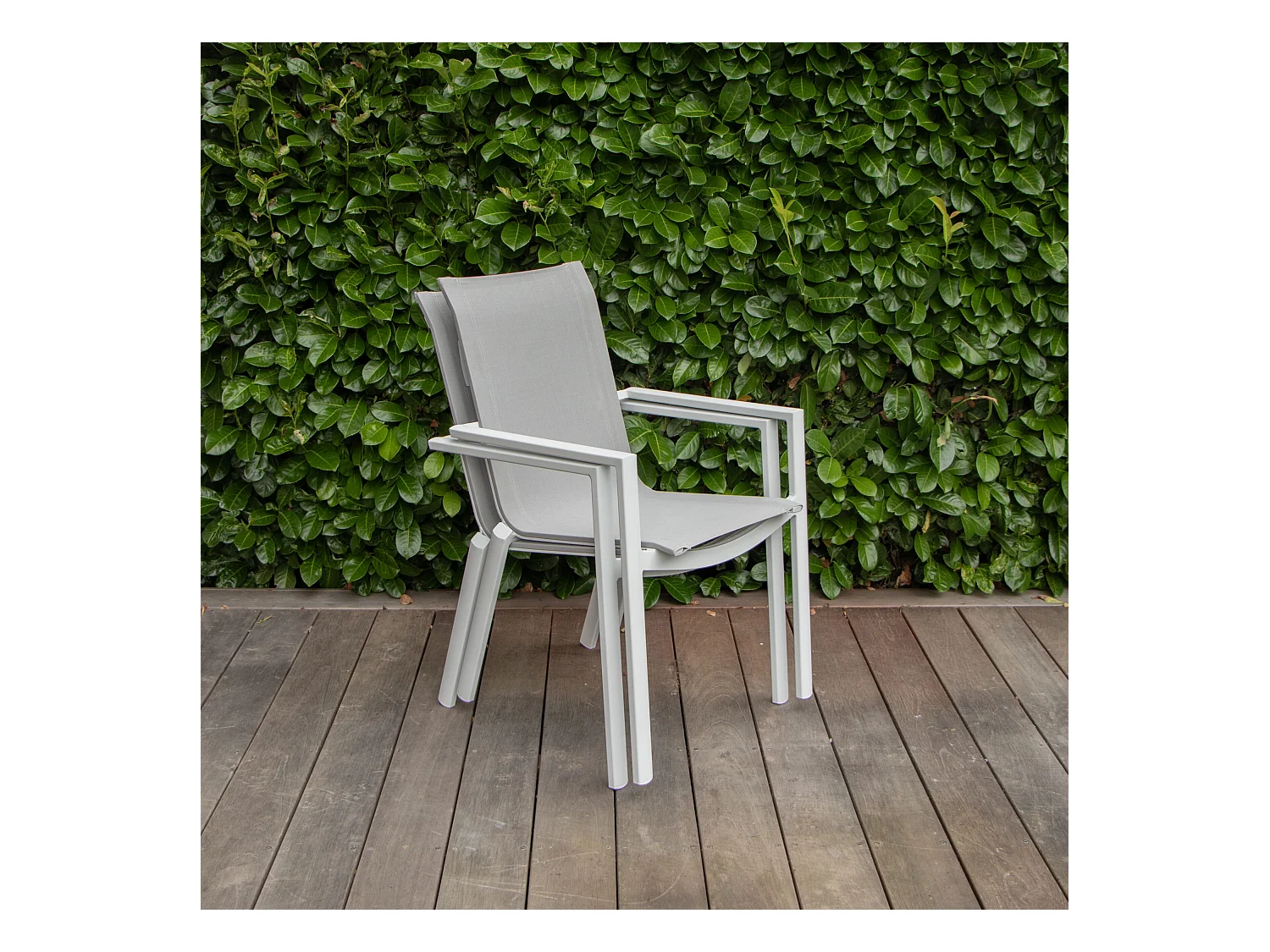 Fauteuil WhiteStar structure aluminium blanche, assise textilène gris clair