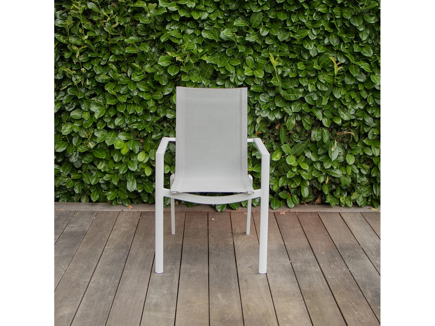 Fauteuil WhiteStar structure aluminium blanche, assise textilène gris clair