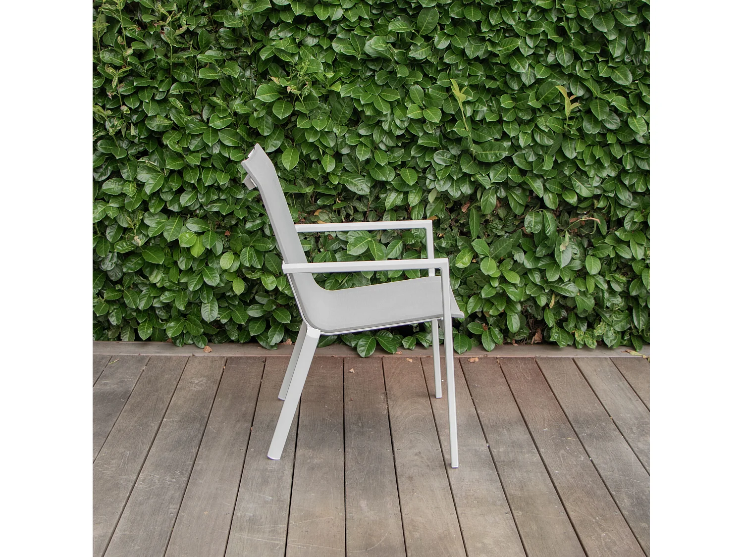 Fauteuil WhiteStar structure aluminium blanche, assise textilène gris clair