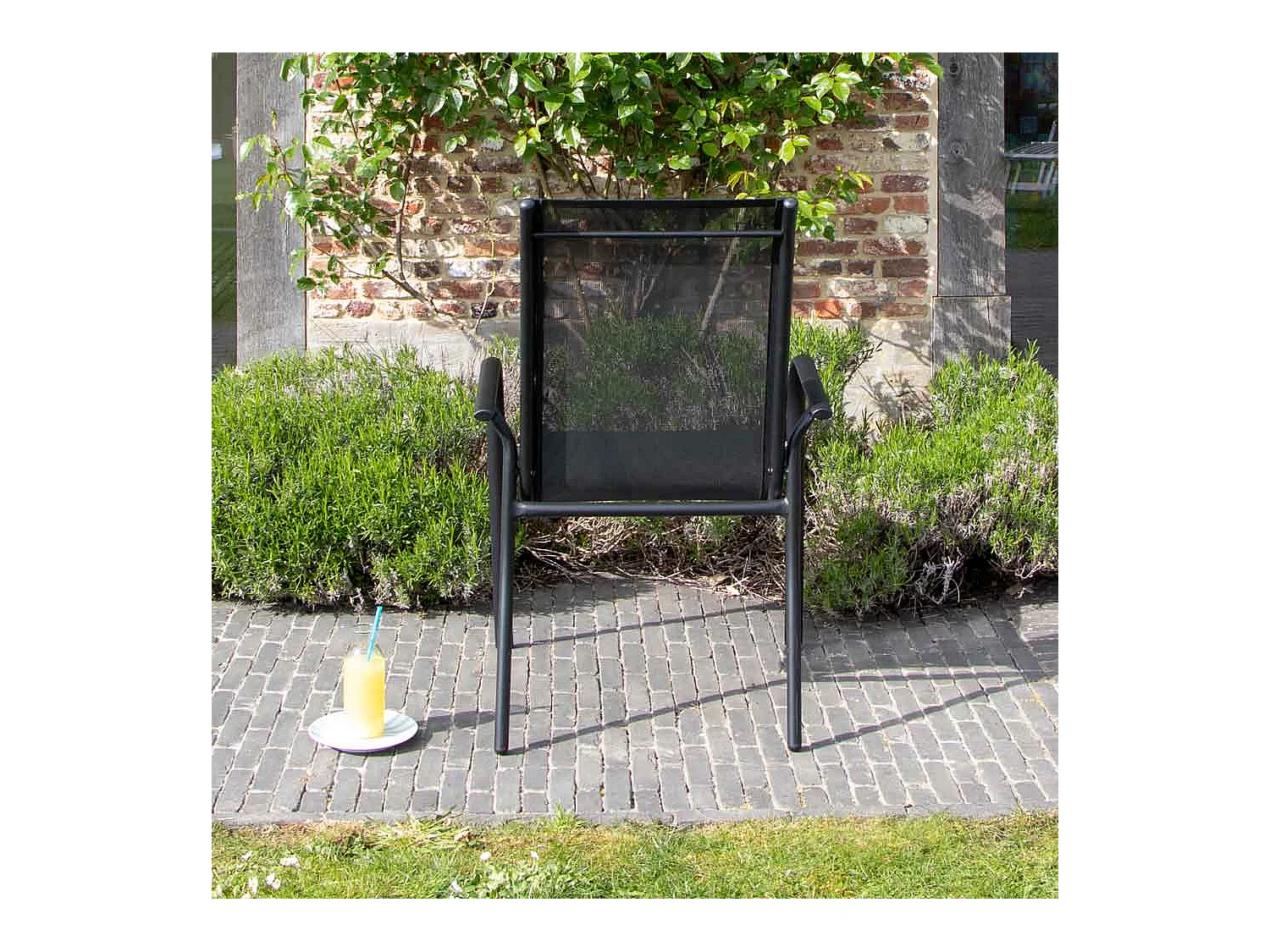 Fauteuil BlackSun structure aluminium noire, assise textilène noire