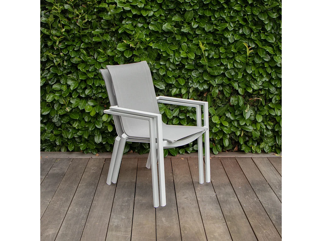 Ensemble TULUM 8/12p en aluminium blanc et plateau en aluminium décors bois avec 8 fauteuils en textilène