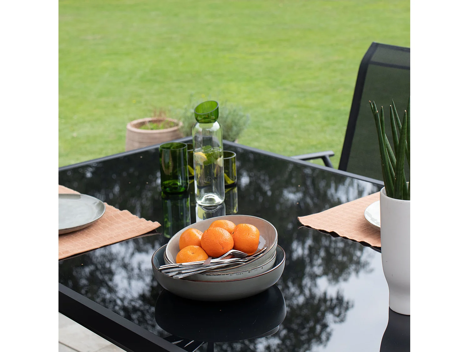 Ensemble BLACKEDITION 6p en aluminium, plateau en verre trempé opaque avec 6 fauteuils en textilène