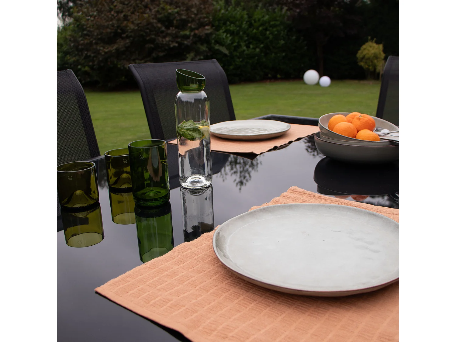 Ensemble BLACKEDITION 6p en aluminium, plateau en verre trempé opaque avec 6 fauteuils en textilène