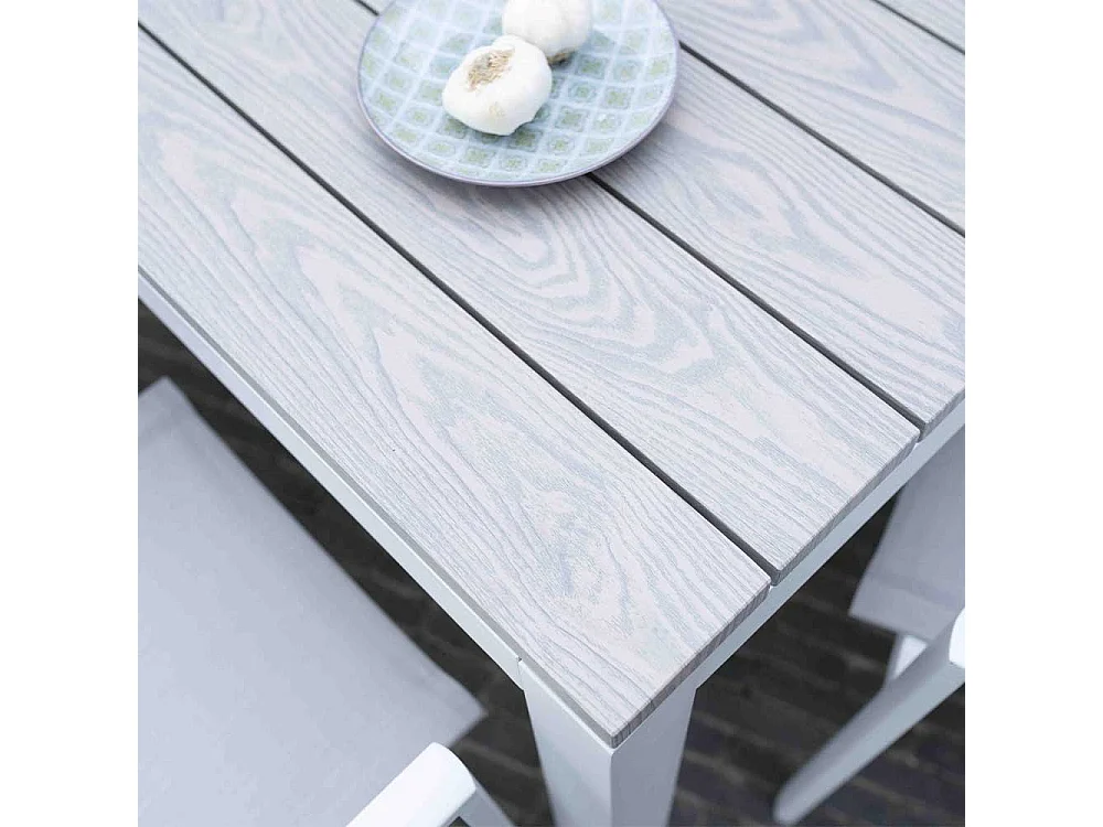 Ensemble TAMPA 8p en aluminium blanc et plateau en alu décors bois avec 8 fauteuils et 4 chaises pliantes