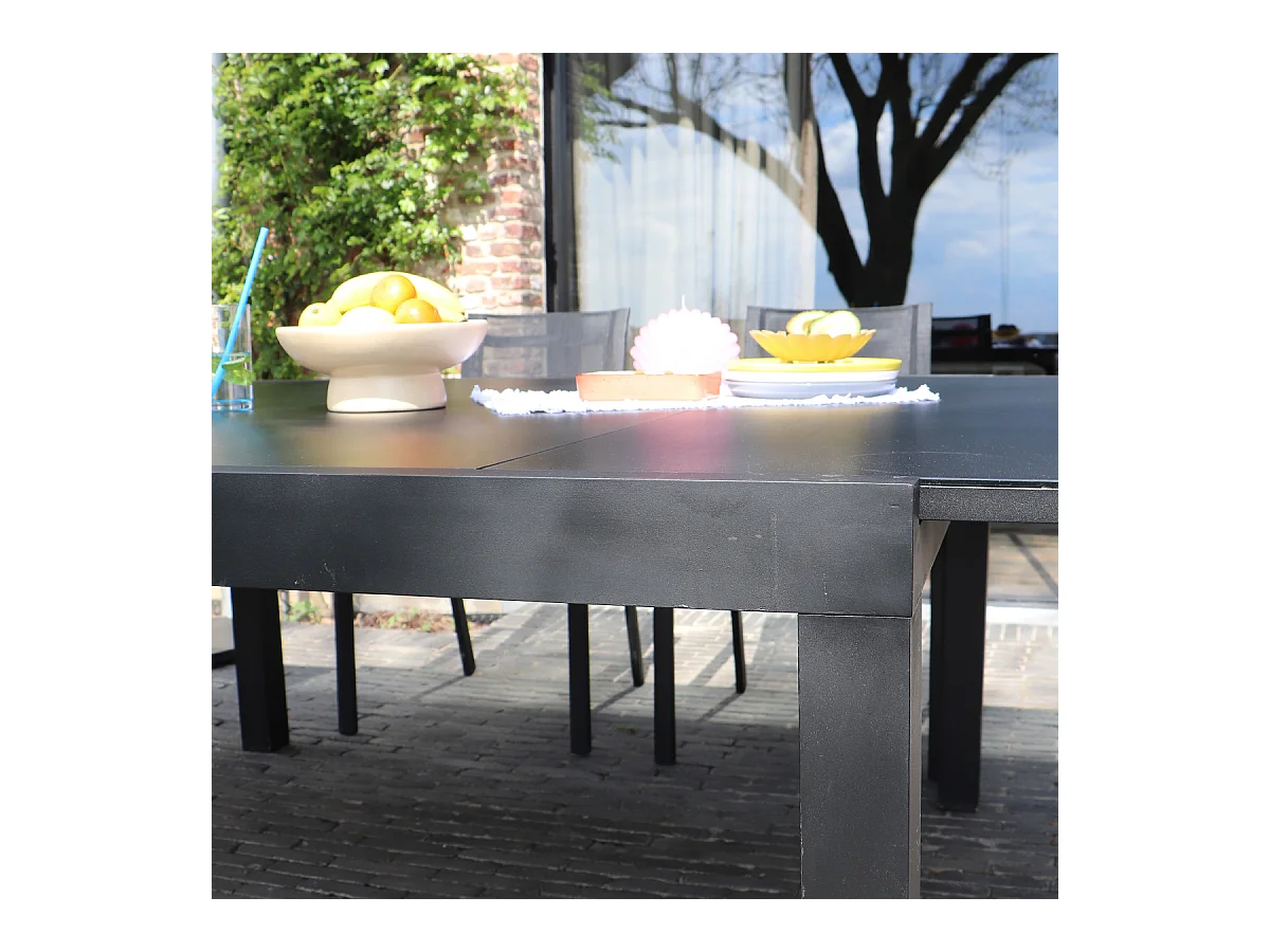 Ensemble BLACKSTAR 8/12p en aluminium noir et verre noir avec 8 fauteuils en textilène