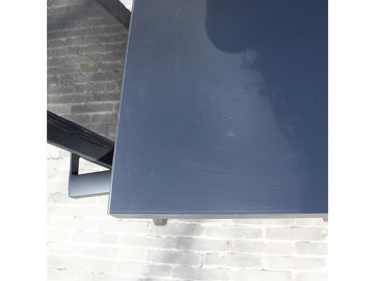 Ensemble BLACKSTAR 8/12p en aluminium noir et verre noir avec 8 fauteuils en textilène